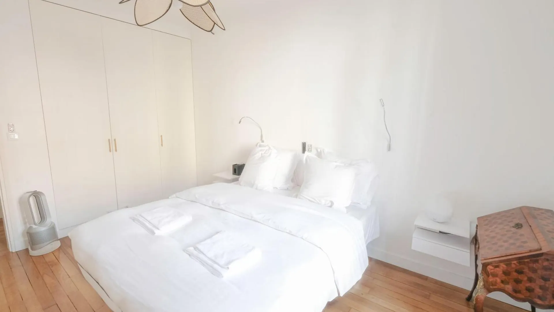 Le Dantzig - Paris Expo, Metro Convention Apartment