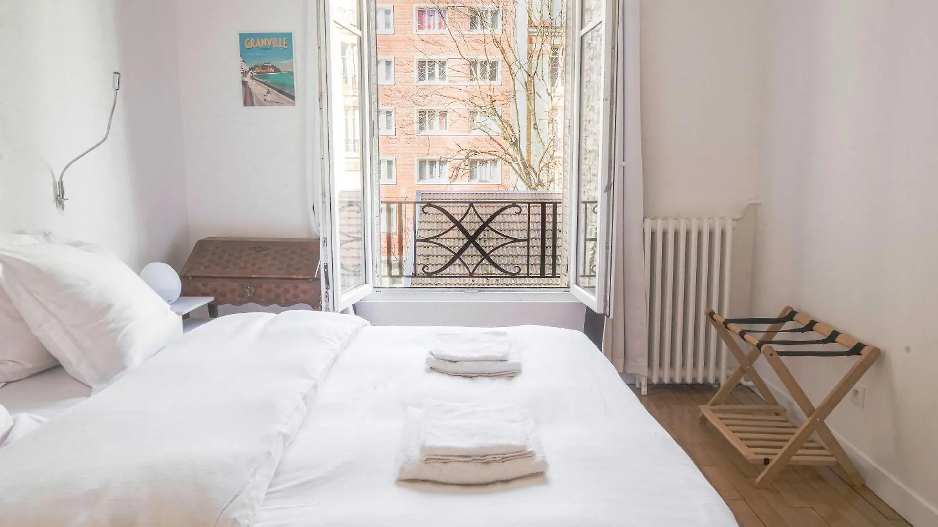 Le Dantzig - Paris Expo, Metro Convention Apartment 0*,
